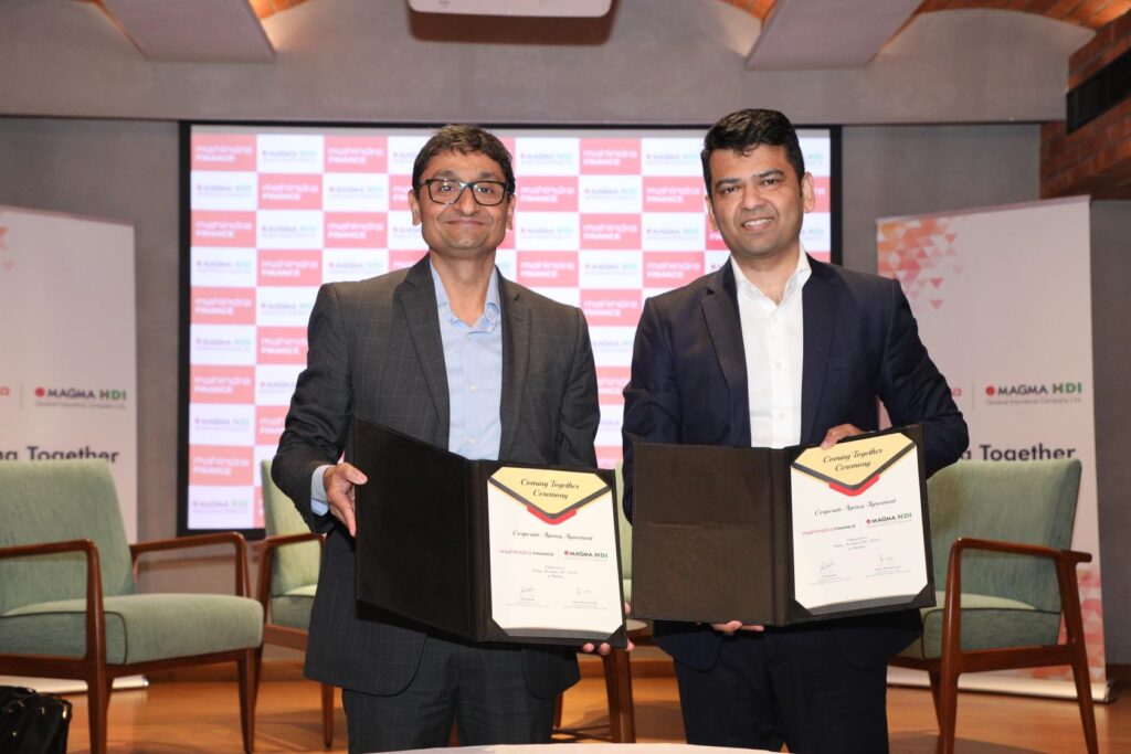 Mr. Rajive Kumaraswami, MD & CEO of Magma HDI General Insurance (L) and Mr. Raul Rebello, MD & CEO of Mahindra Finance (R)